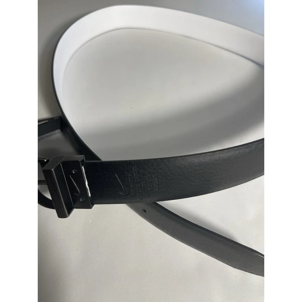 Nike Men's Feather Edge Reversible Golf Belt Black / White Size 40 New
